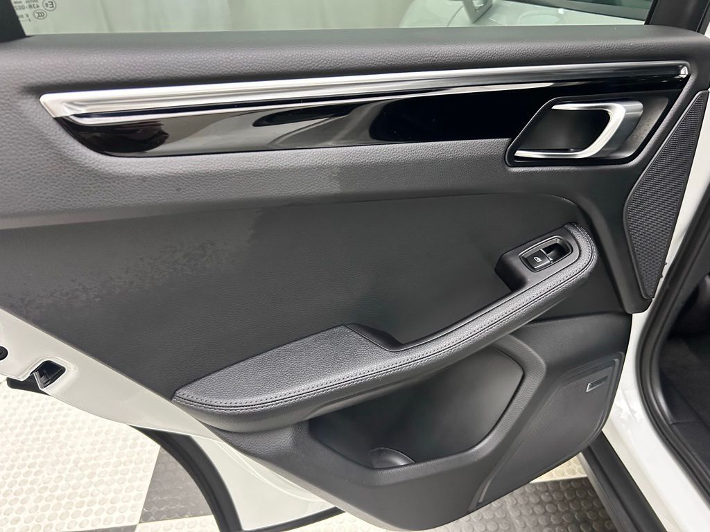 2024 Porsche Macan Portland OR