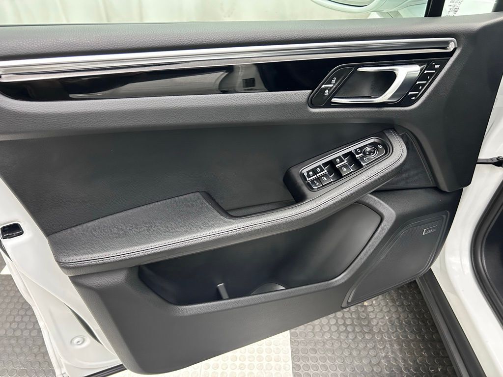 2024 Porsche Macan Portland OR