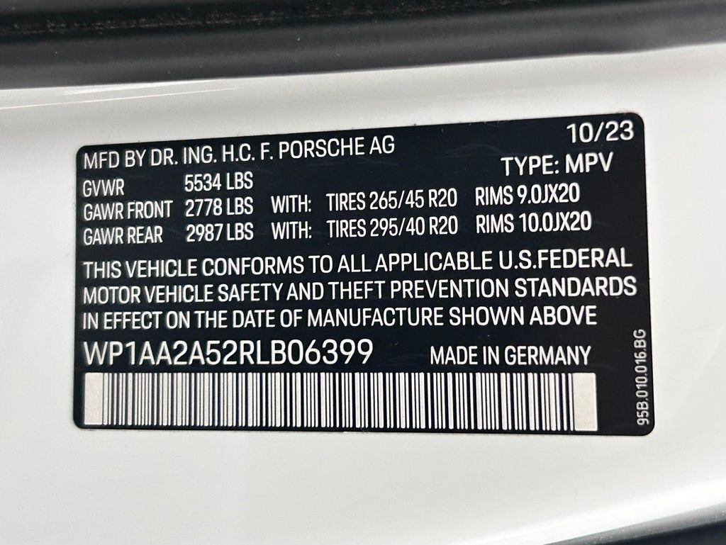 2024 Porsche Macan Portland OR