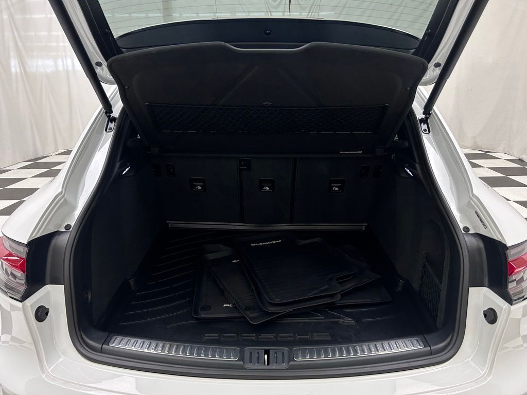 2024 Porsche Macan Portland OR