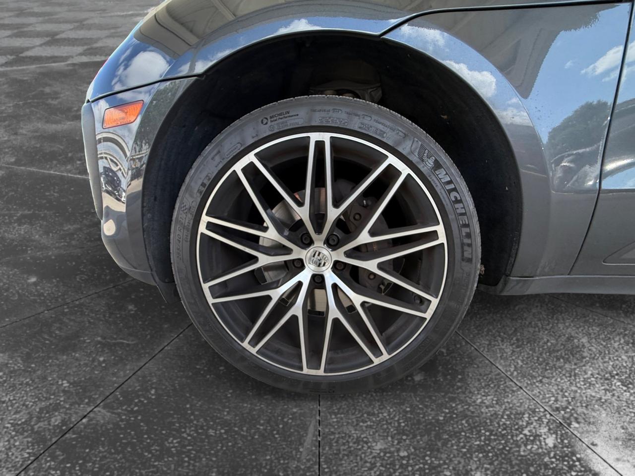 2024 Porsche Macan  Selma TX