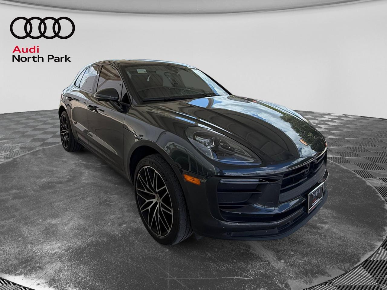 2024 Porsche Macan  Selma TX