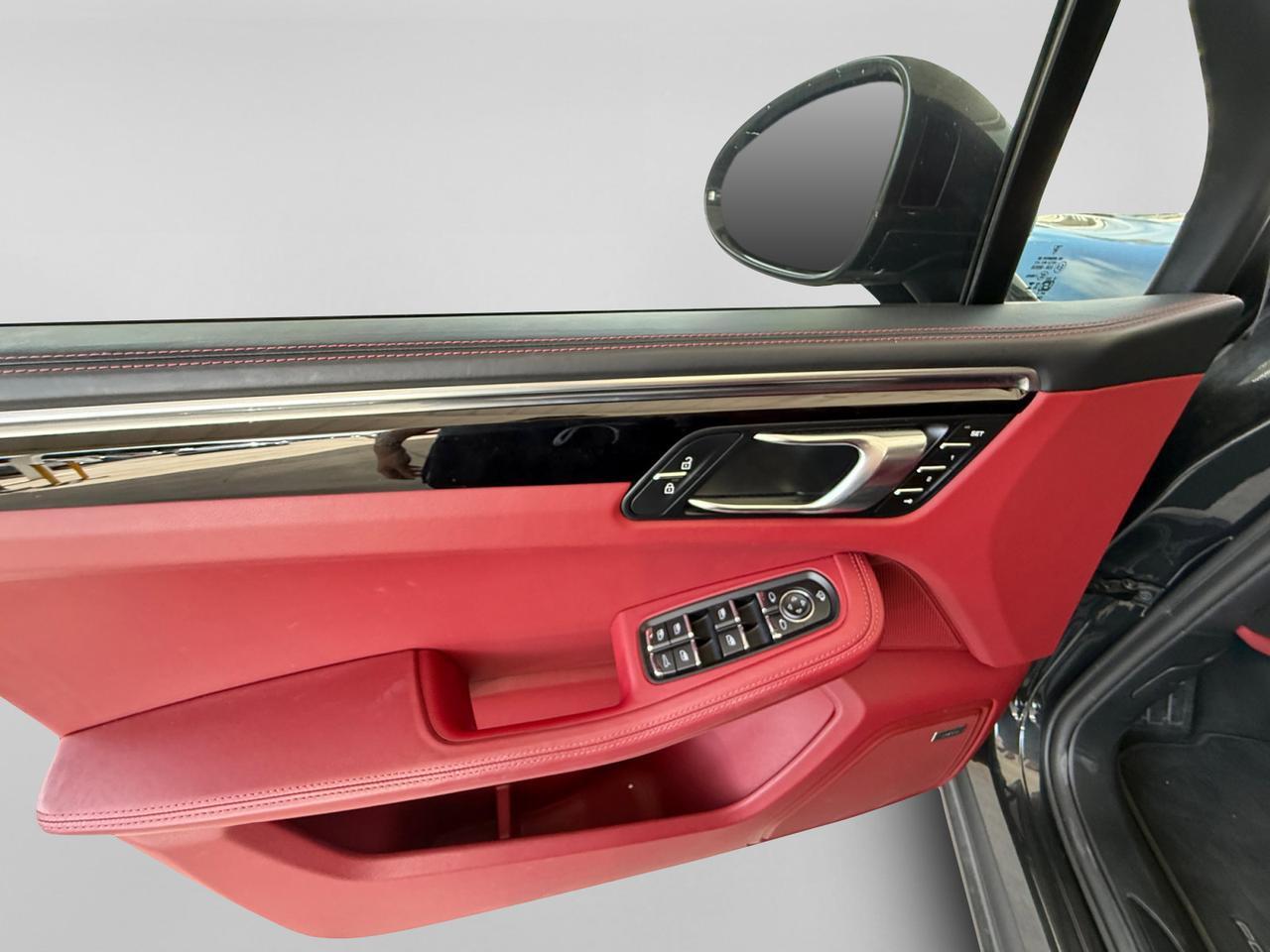 2024 Porsche Macan  Selma TX
