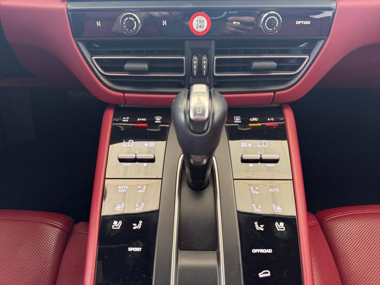 2024 Porsche Macan  Selma TX