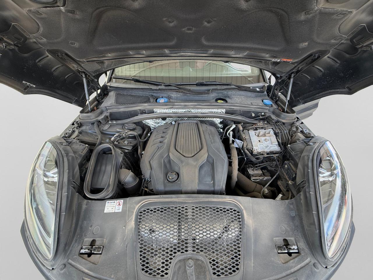 2024 Porsche Macan  Selma TX