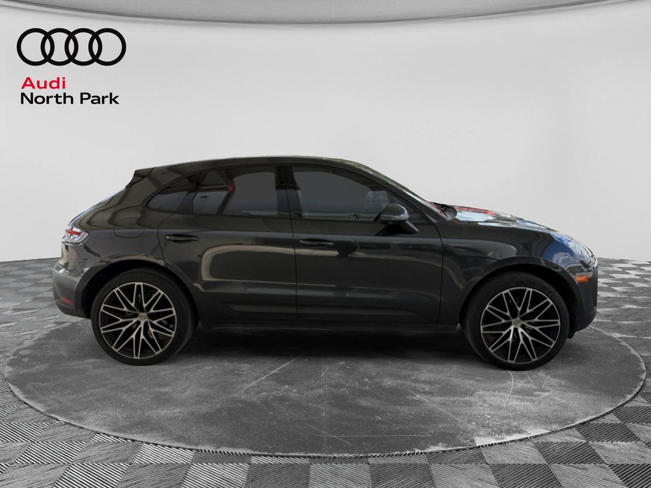 2024 Porsche Macan  Selma TX