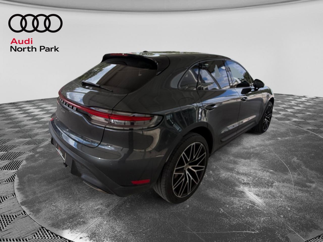 2024 Porsche Macan  Selma TX