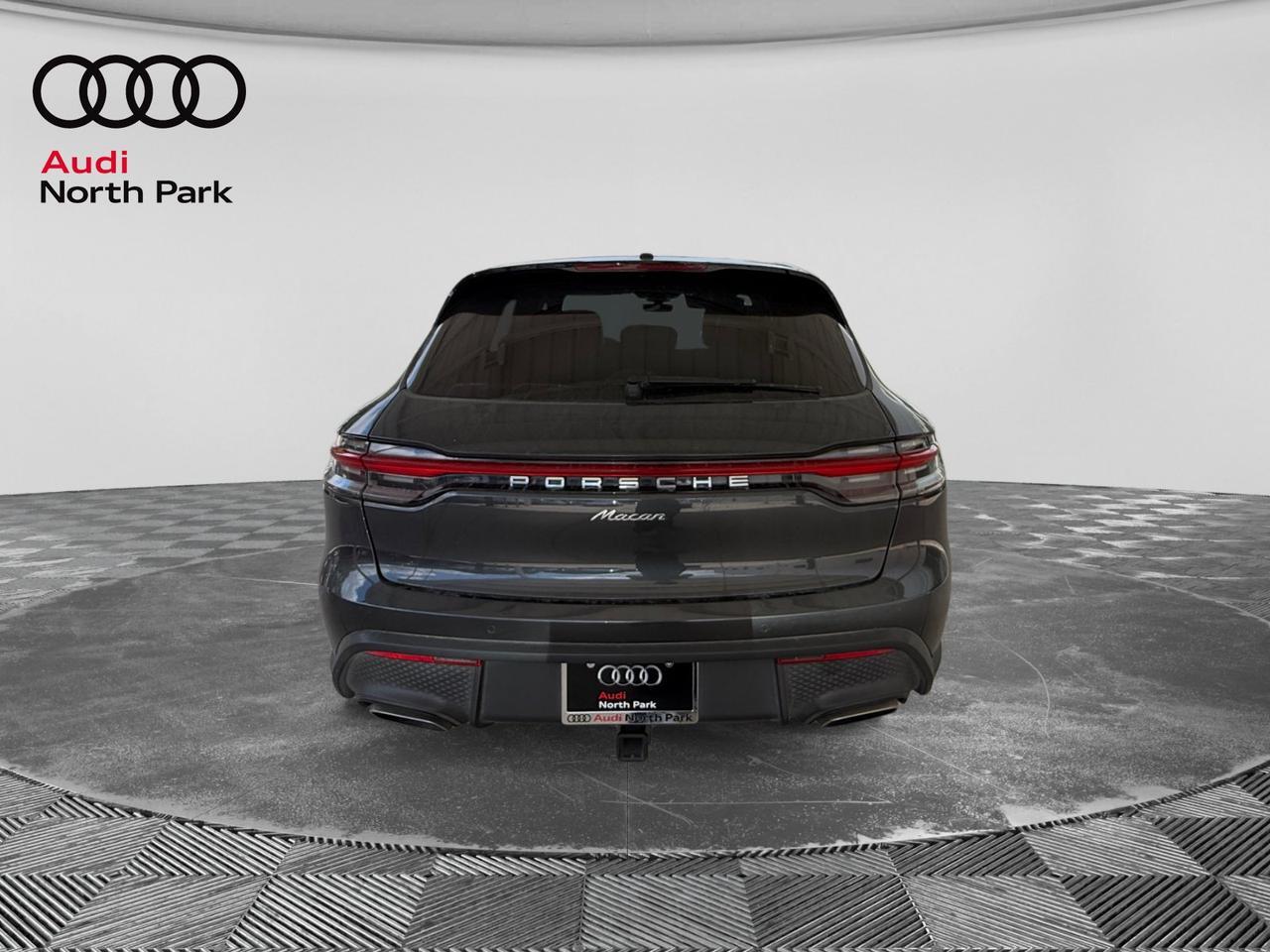 2024 Porsche Macan  Selma TX