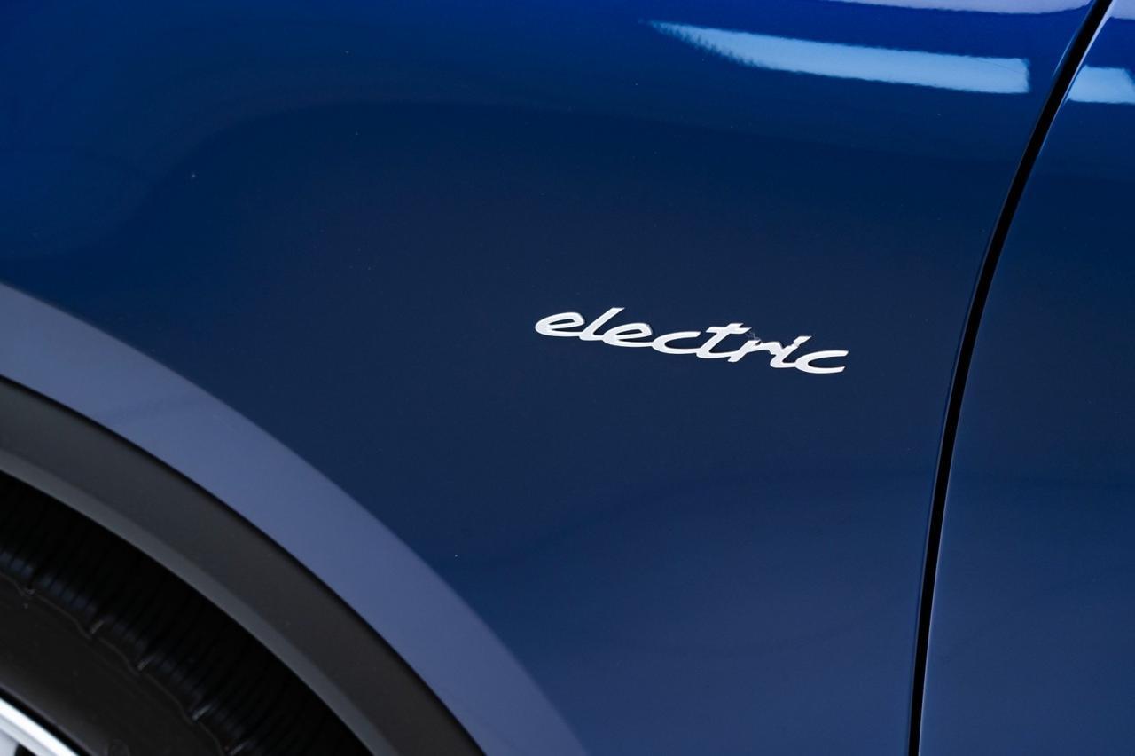 2024 Porsche Macan 4 Electric Pompano Beach FL