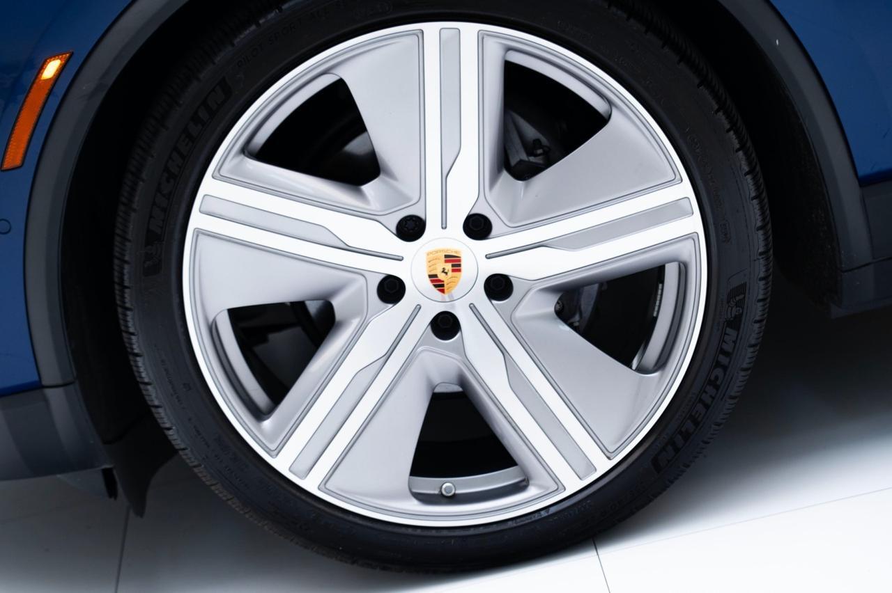 2024 Porsche Macan 4 Electric Pompano Beach FL