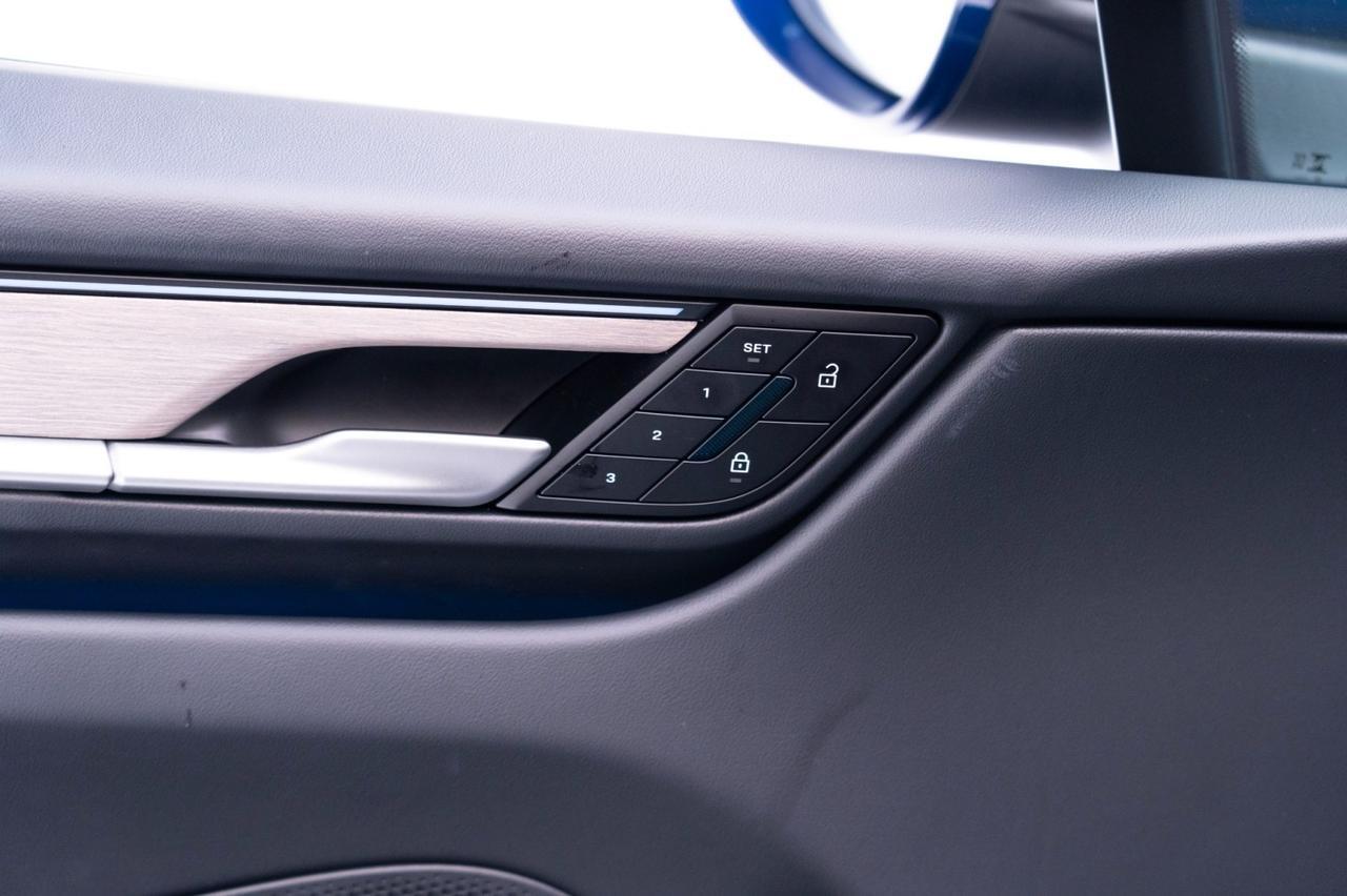 2024 Porsche Macan 4 Electric Pompano Beach FL