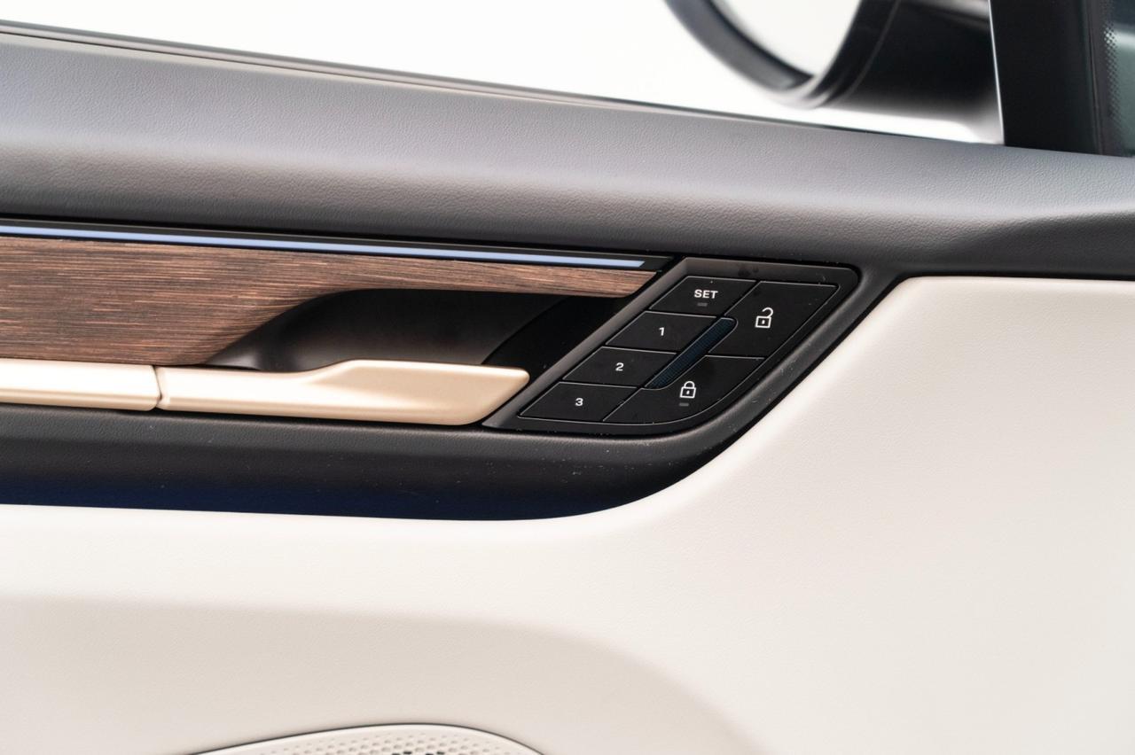 2024 Porsche Macan 4 Electric Pompano Beach FL
