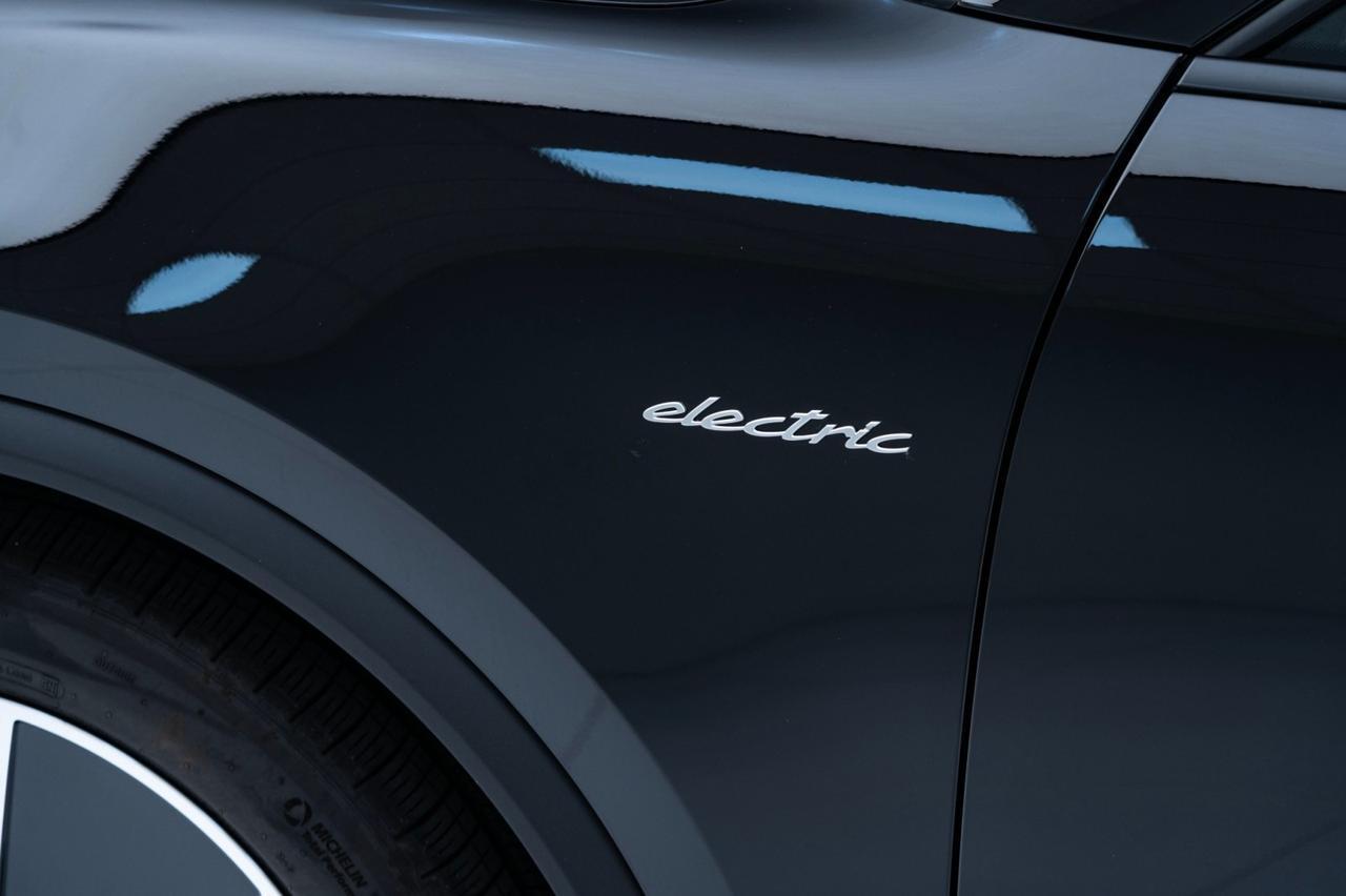 2024 Porsche Macan 4 Electric Pompano Beach FL