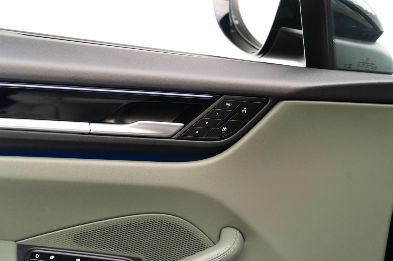 2024 Porsche Macan 4 Electric Pompano Beach FL