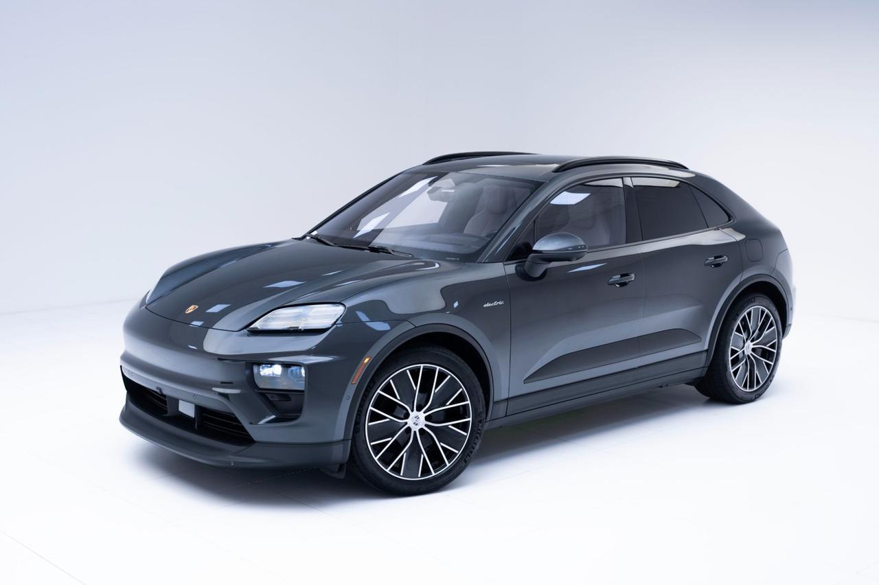 Used 2024 Porsche Macan Base with VIN WP1AA2XA7RL000564 for sale in Pompano Beach, FL