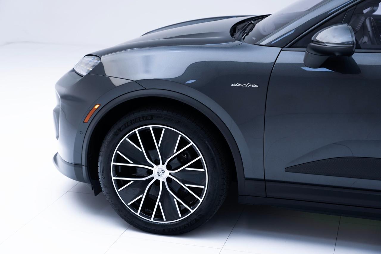 2024 Porsche Macan 4 Electric Pompano Beach FL