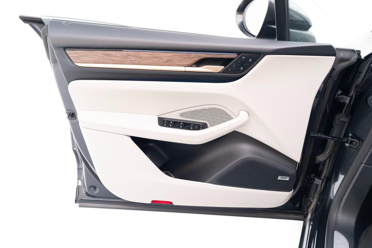 2024 Porsche Macan 4 Electric Pompano Beach FL