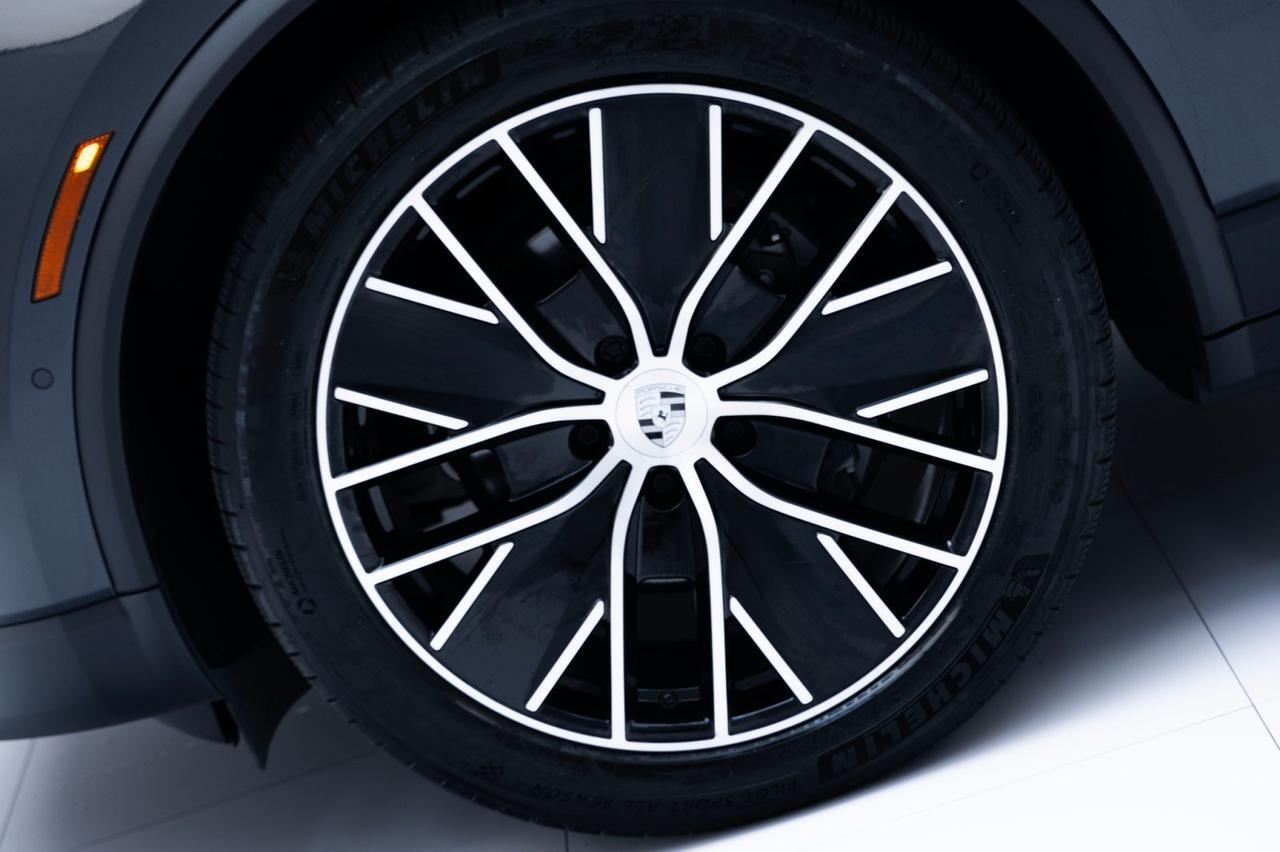 2024 Porsche Macan 4 Electric Pompano Beach FL