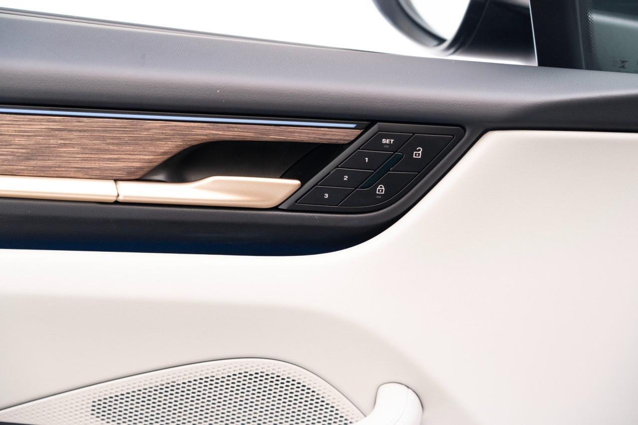 2024 Porsche Macan 4 Electric Pompano Beach FL