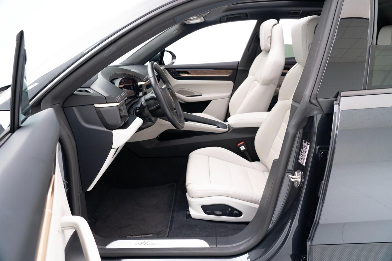 2024 Porsche Macan 4 Electric Pompano Beach FL