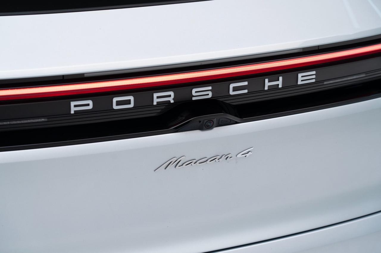 2024 Porsche Macan 4 Electric Pompano Beach FL