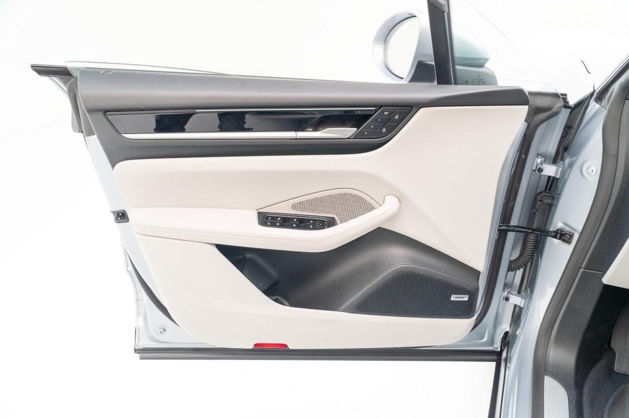 2024 Porsche Macan 4 Electric Pompano Beach FL