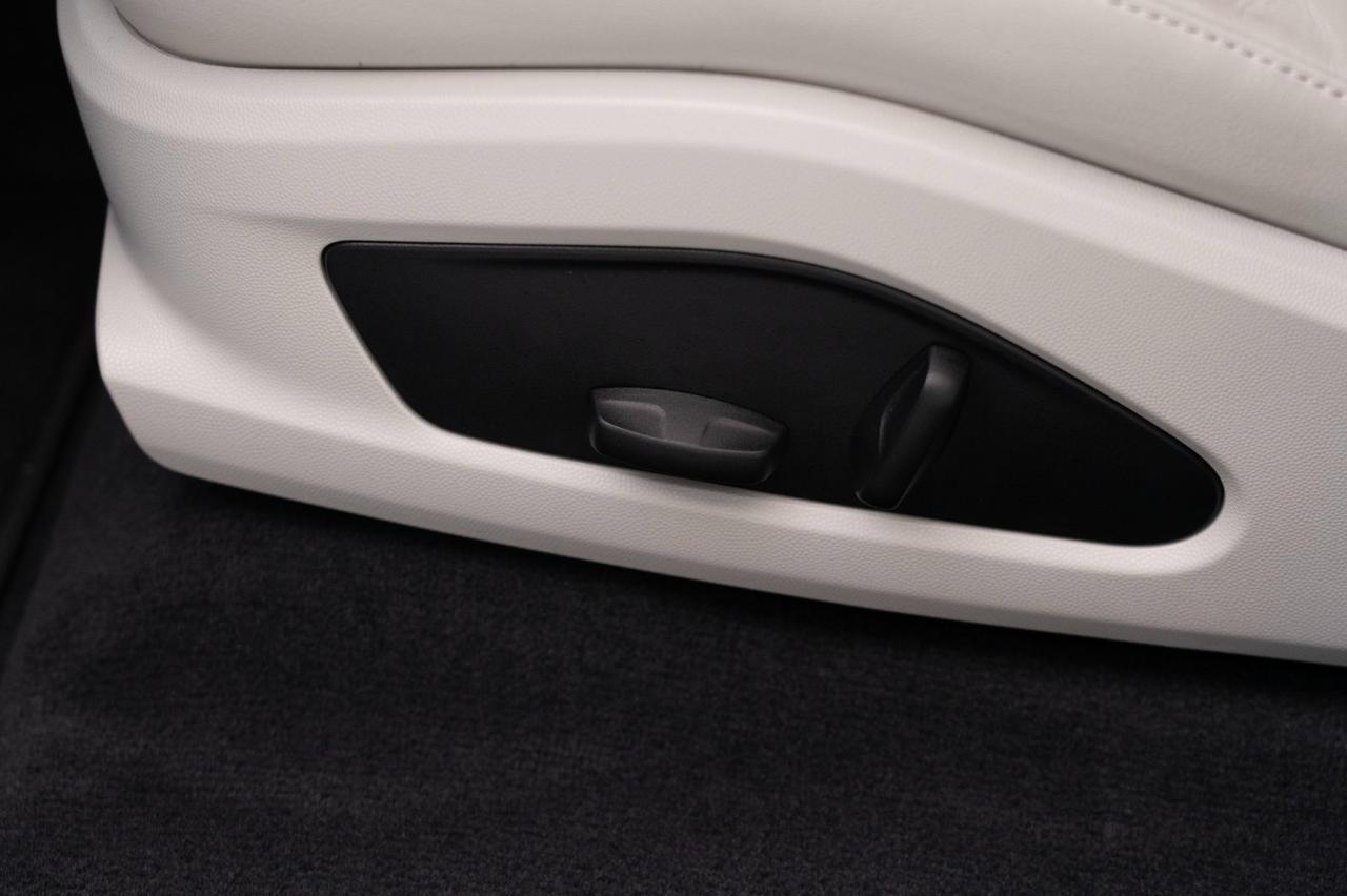 2024 Porsche Macan 4 Electric Pompano Beach FL