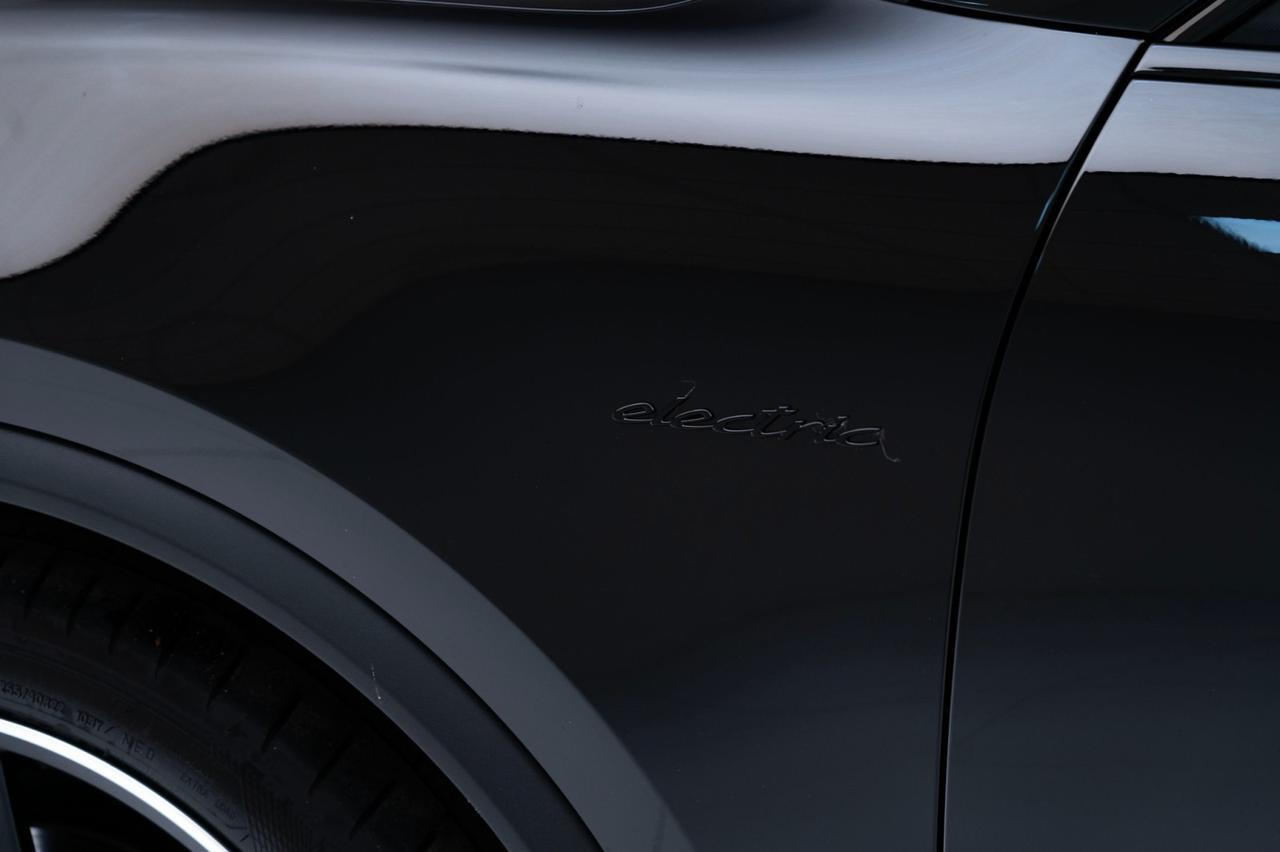 2024 Porsche Macan 4 Electric Pompano Beach FL