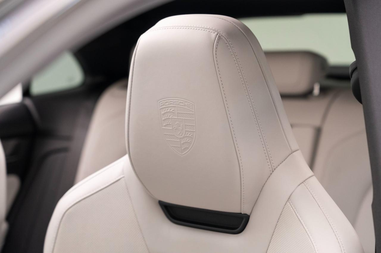 2024 Porsche Macan 4 Electric Pompano Beach FL