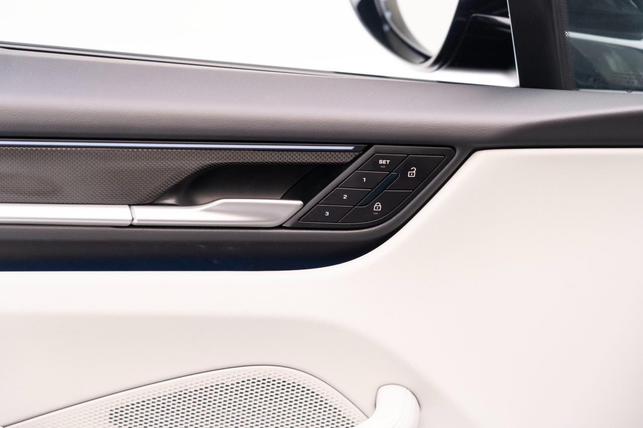 2024 Porsche Macan 4 Electric Pompano Beach FL