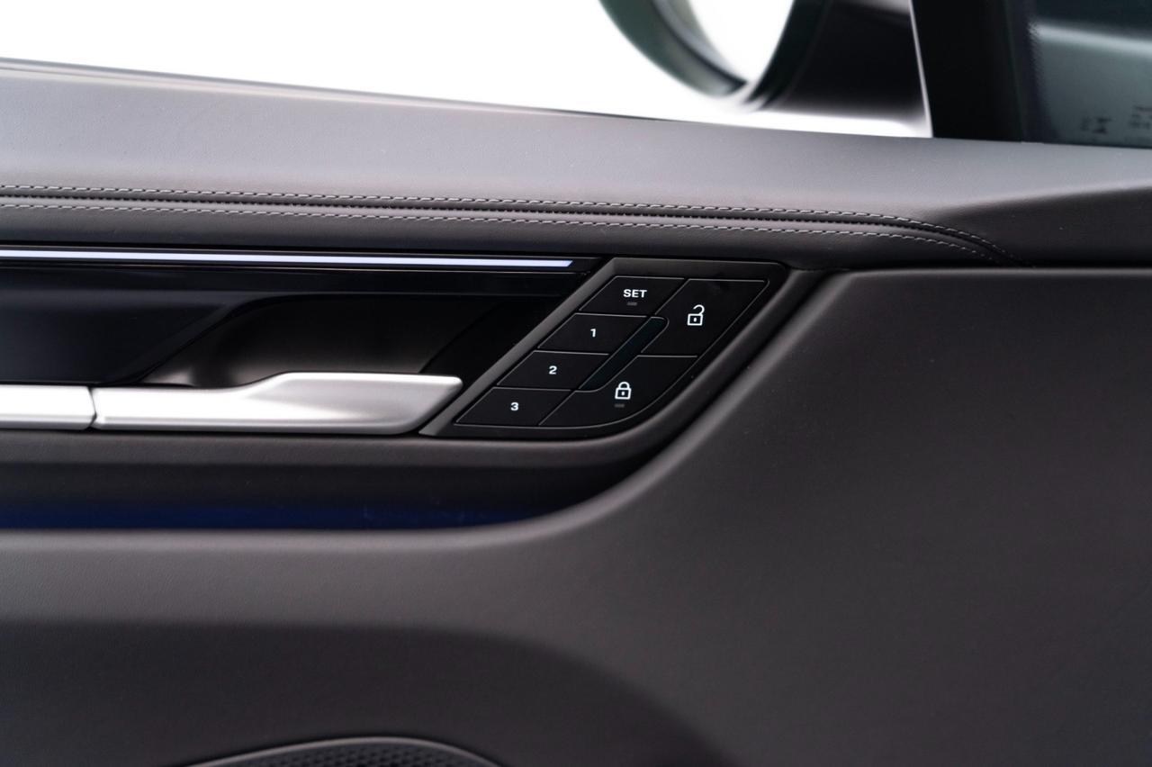2024 Porsche Macan 4 Electric Pompano Beach FL