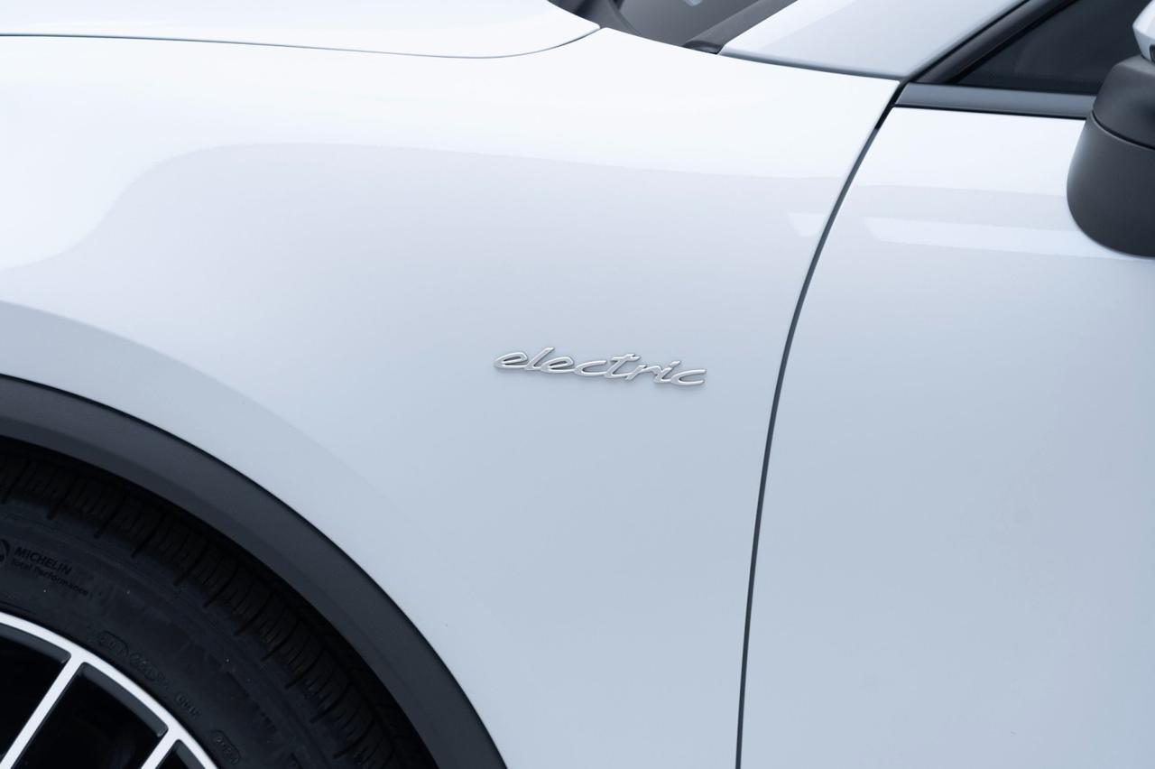 2024 Porsche Macan 4 Electric Pompano Beach FL