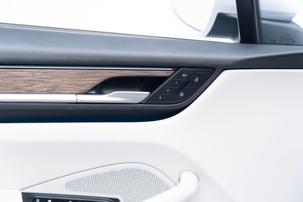 2024 Porsche Macan 4 Electric Pompano Beach FL