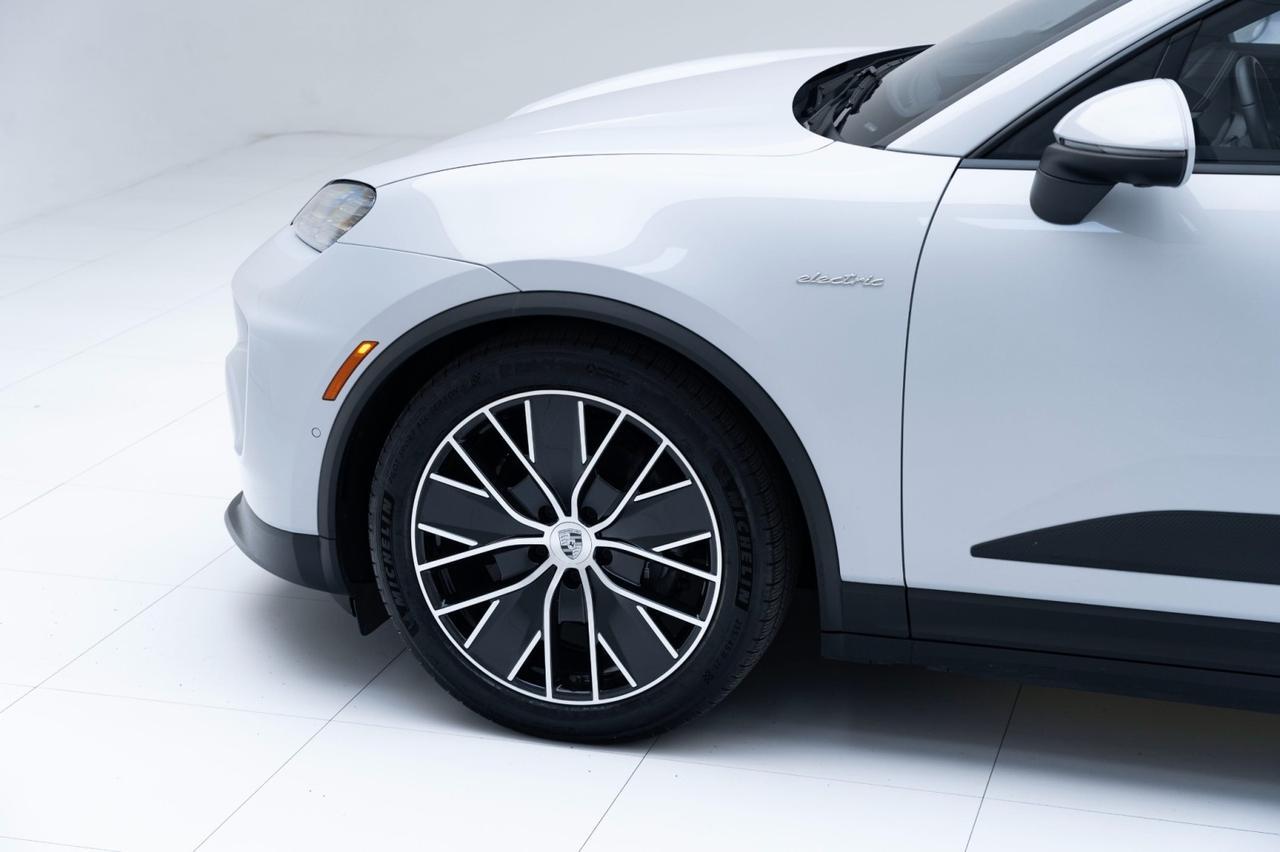 2024 Porsche Macan 4 Electric Pompano Beach FL