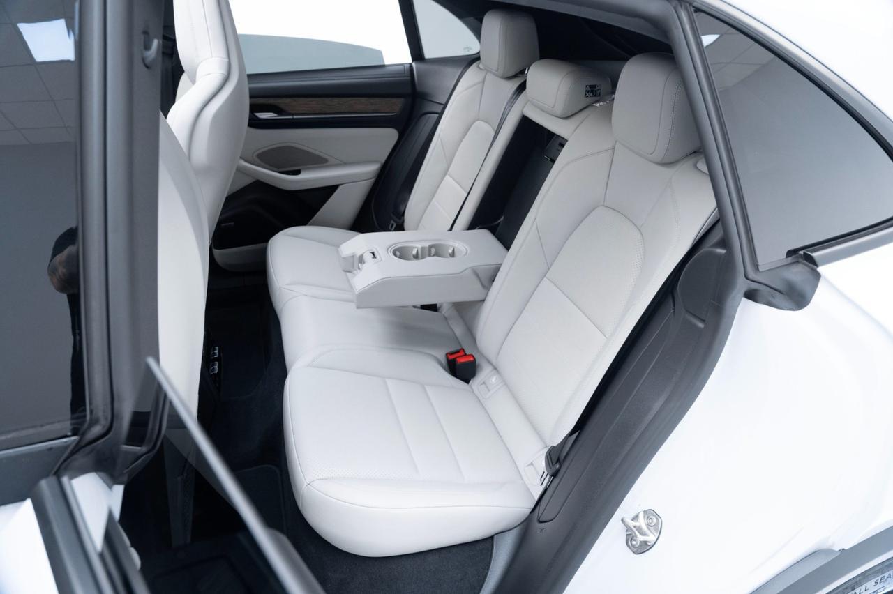 2024 Porsche Macan 4 Electric Pompano Beach FL