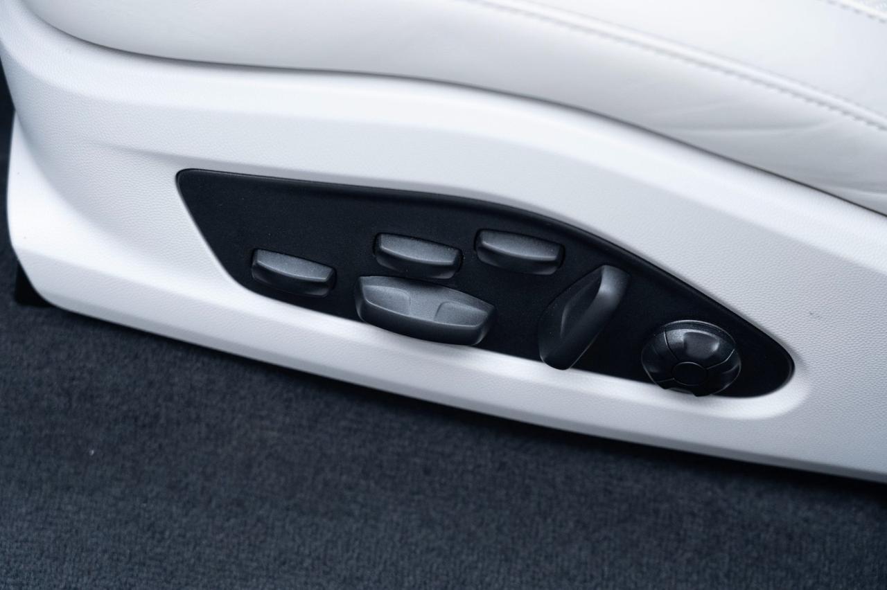 2024 Porsche Macan 4 Electric Pompano Beach FL