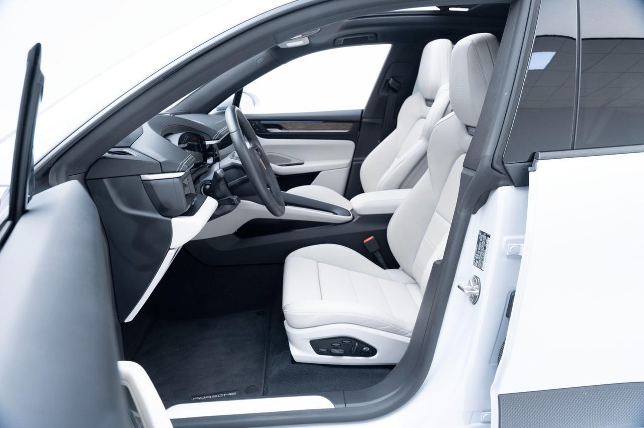 2024 Porsche Macan 4 Electric Pompano Beach FL