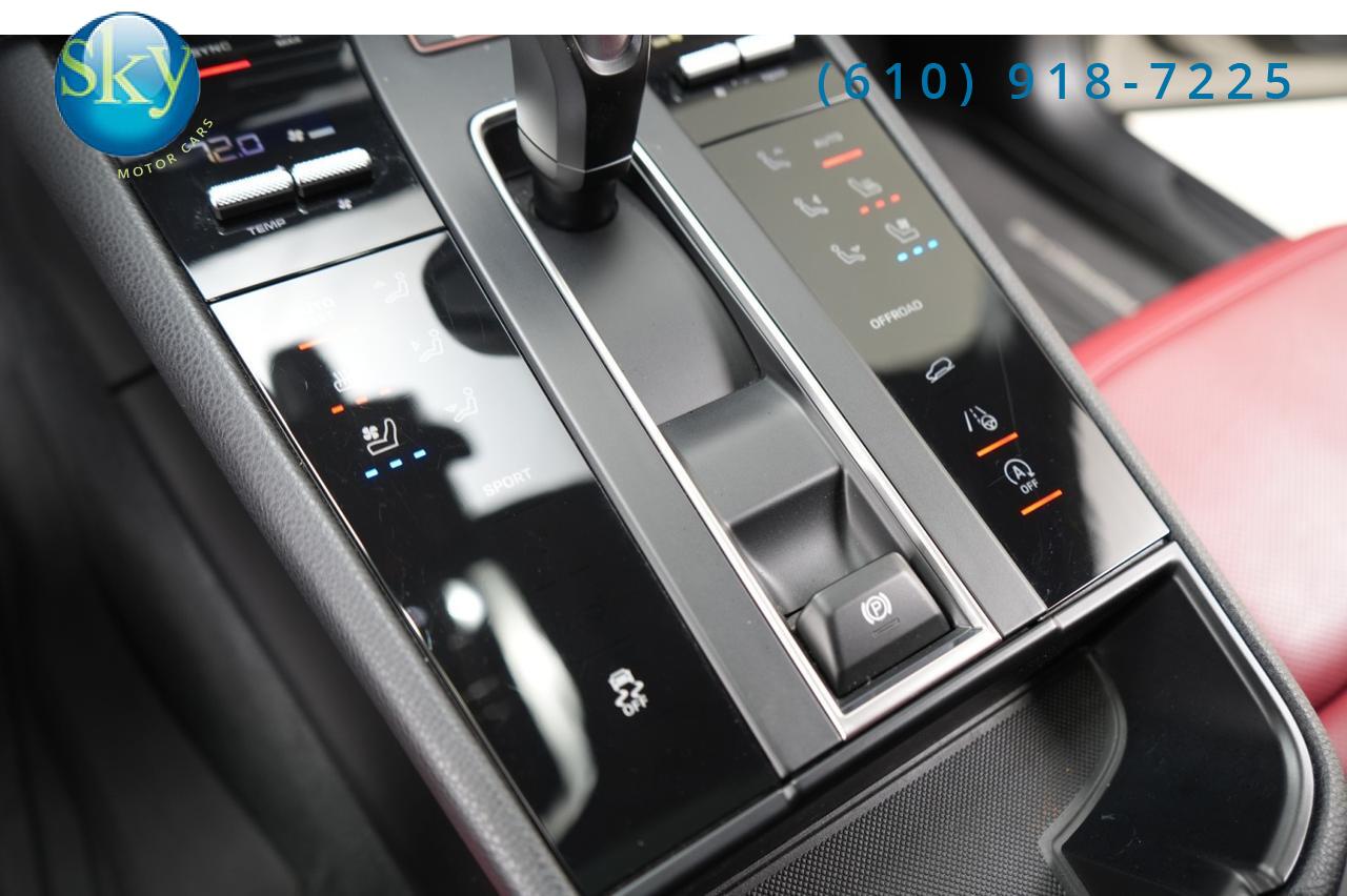 2024 Porsche Macan AWD West Chester PA