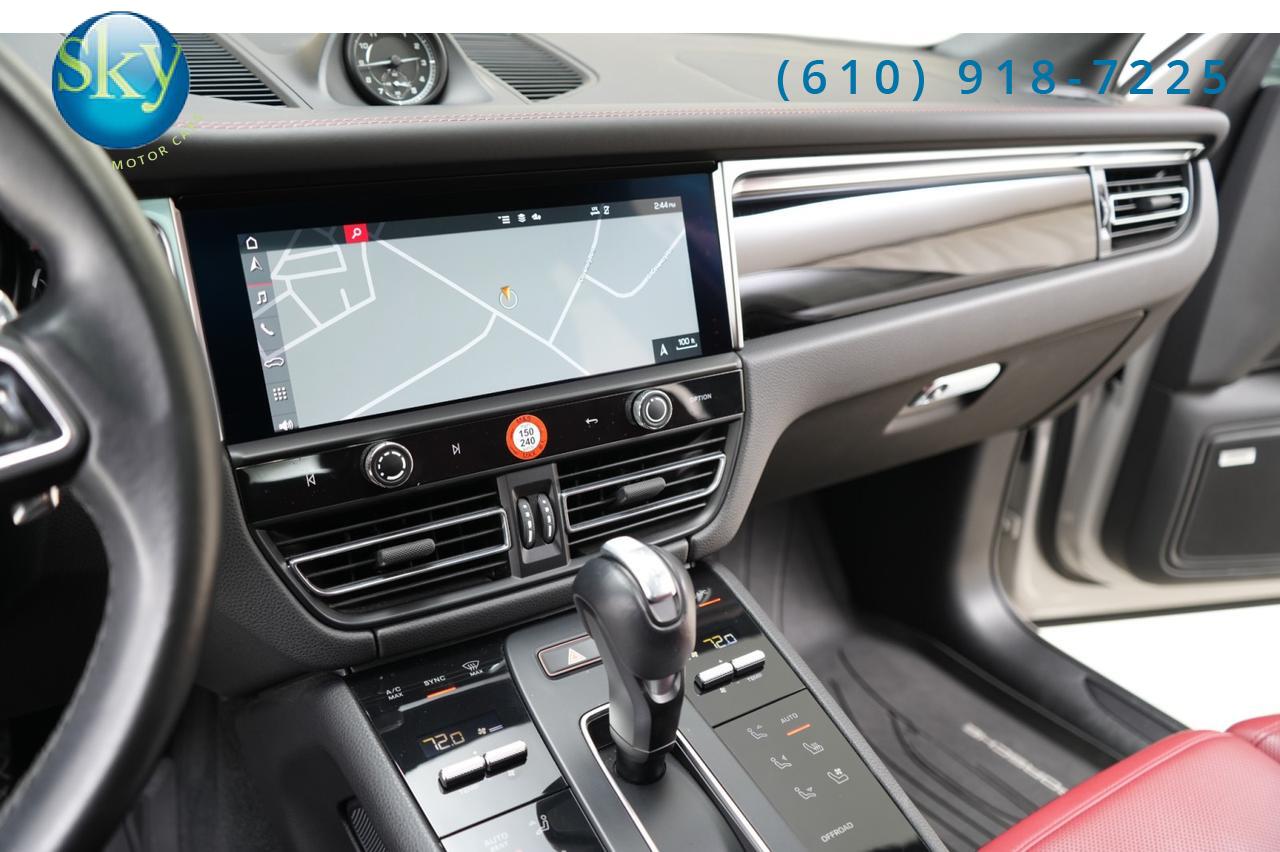 2024 Porsche Macan AWD West Chester PA