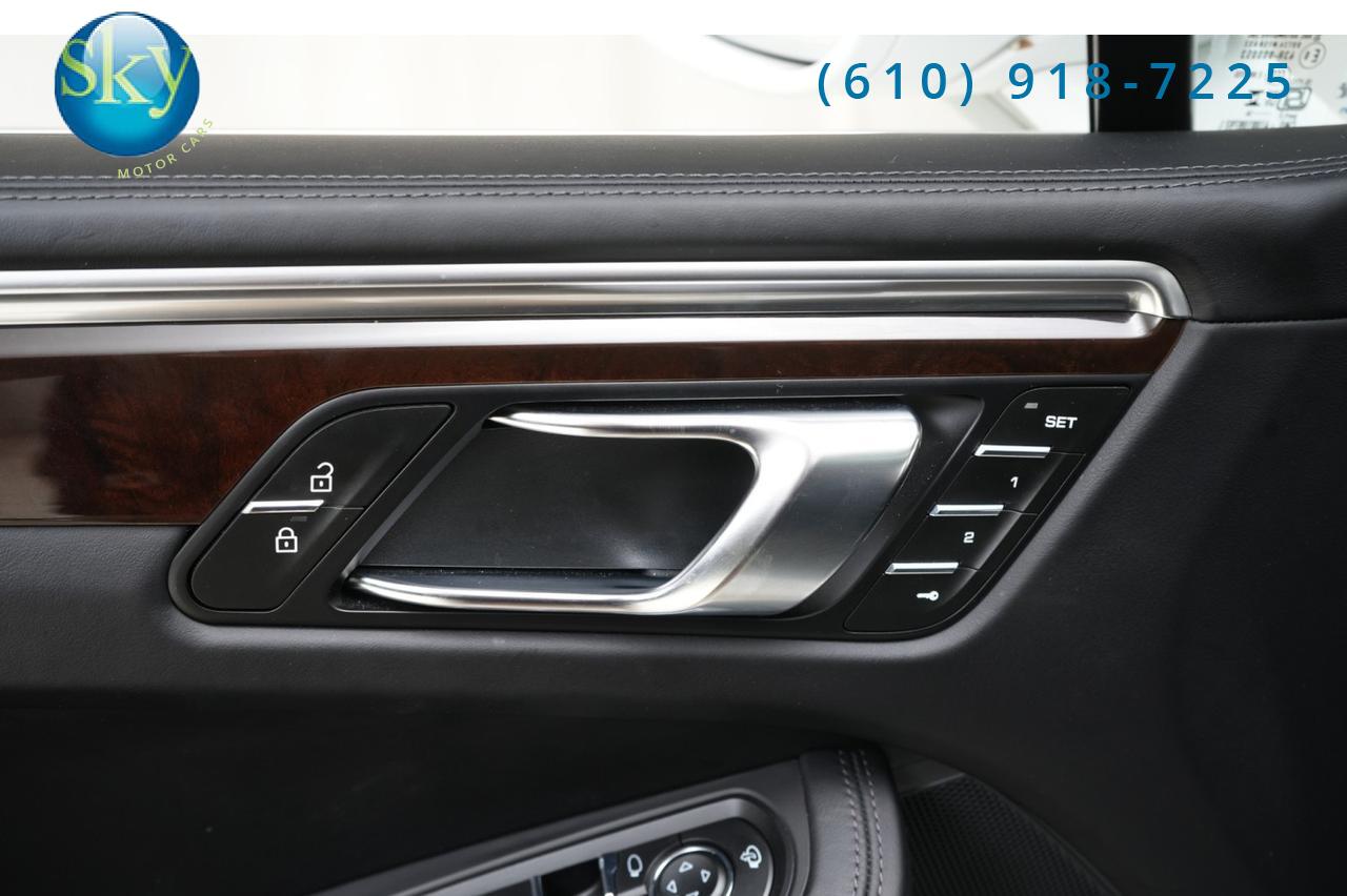 2024 Porsche Macan AWD S West Chester PA