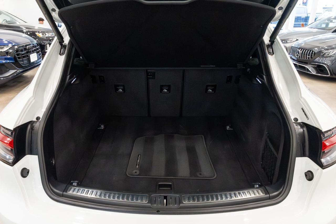 2024 Porsche Macan Base Gladstone OR