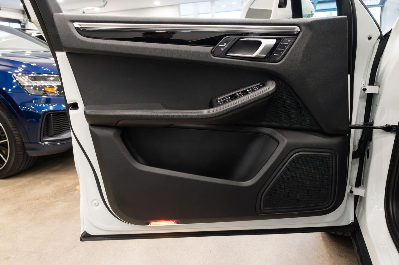 2024 Porsche Macan Base Gladstone OR