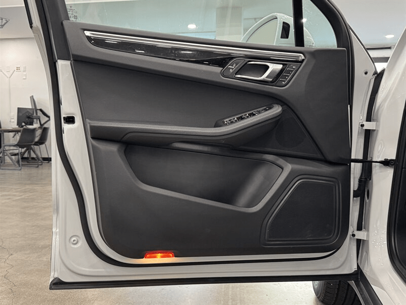 2024 Porsche Macan Base Gladstone OR