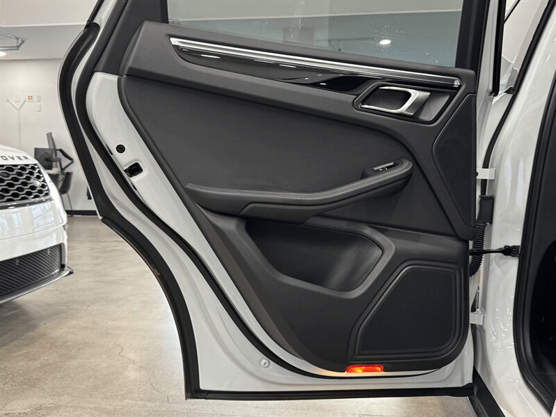 2024 Porsche Macan Base Gladstone OR