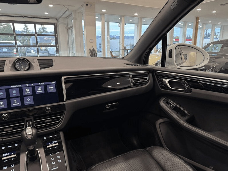 2024 Porsche Macan Base Gladstone OR