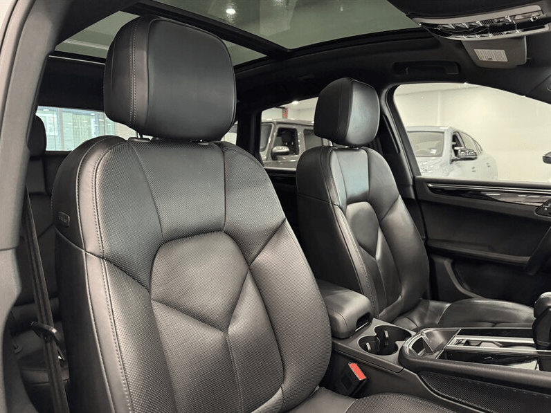 2024 Porsche Macan Base Gladstone OR