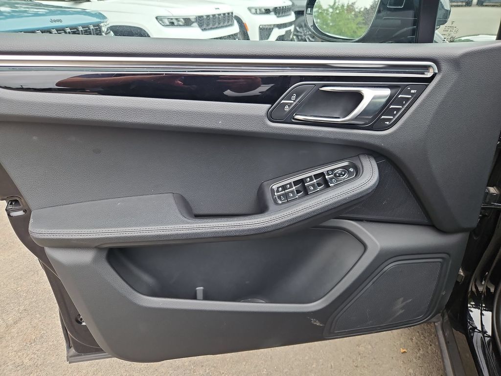 2024 Porsche Macan Base Gresham OR