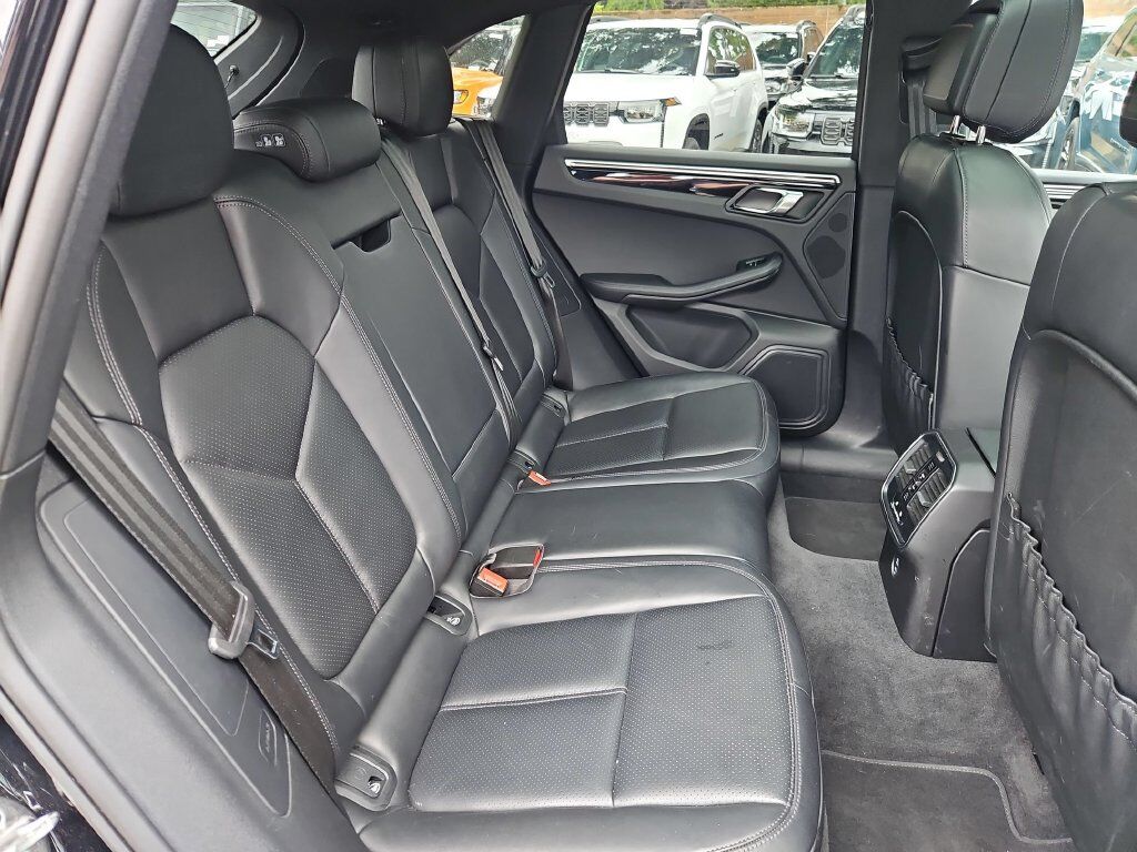2024 Porsche Macan Base Gresham OR