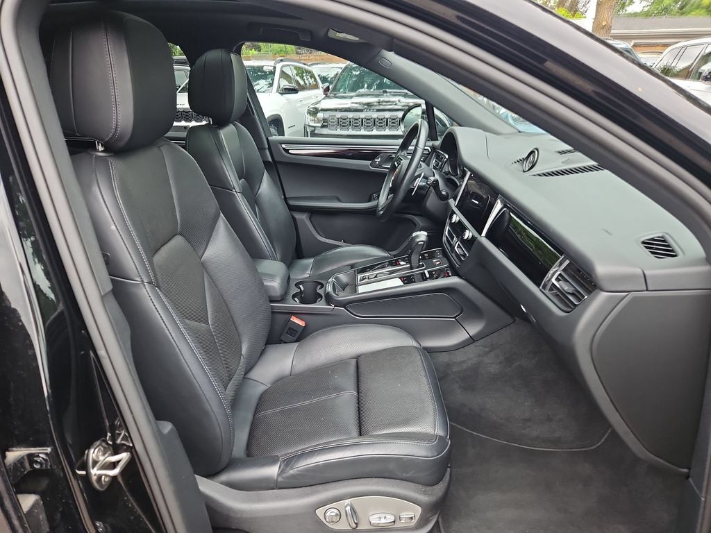 2024 Porsche Macan Base Gresham OR