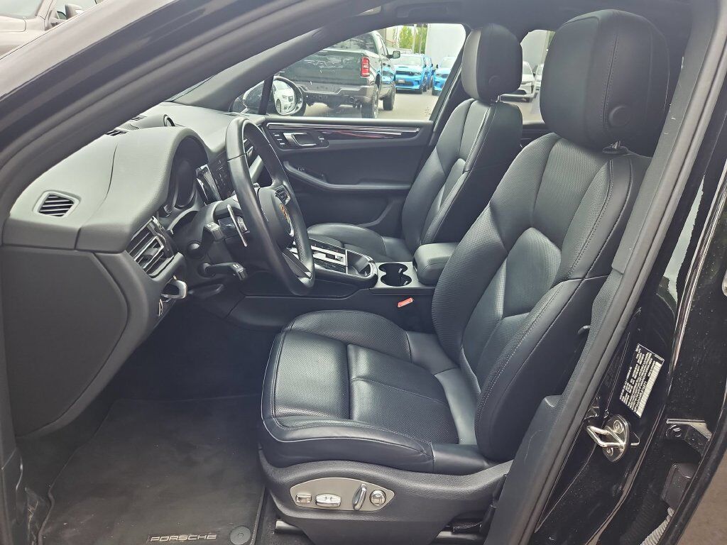 2024 Porsche Macan Base Gresham OR